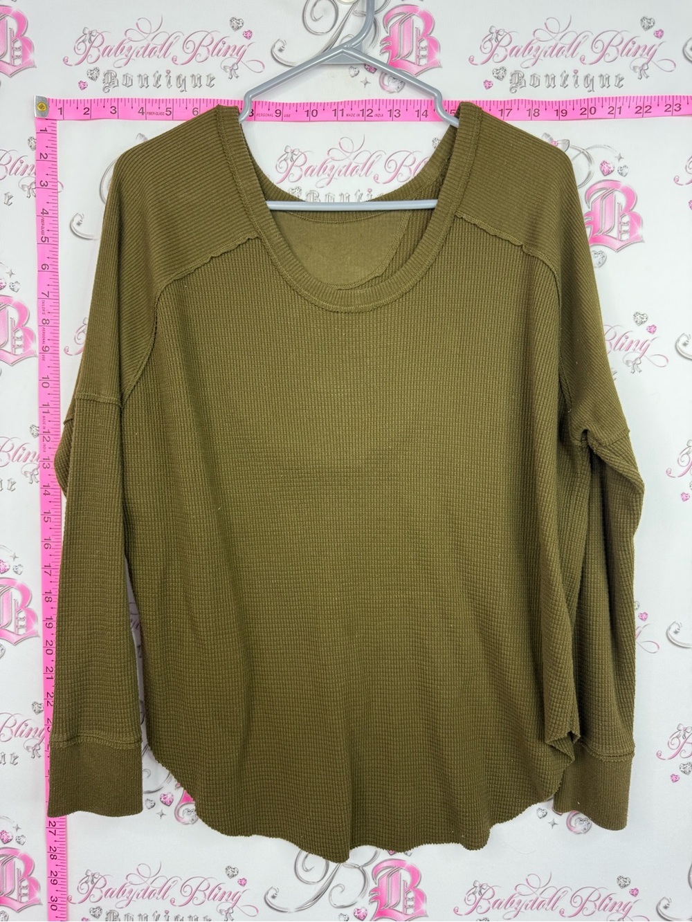TNA Aritzia golden waffle knit shirt Women’s Olive Scoop Neck Waffle Knit Top